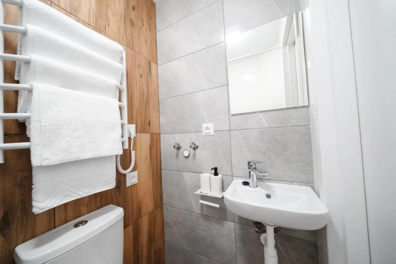 Myfreedom Apartments: Metro Pecherskaya Military Hospital Kyiv Ukraine