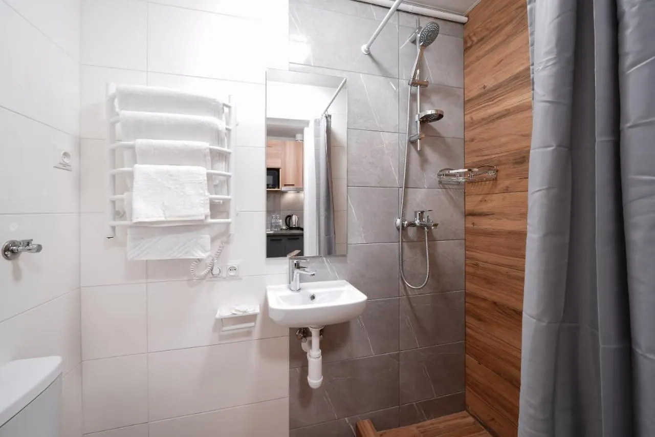 Myfreedom Apartments: Metro Pecherskaya Military Hospital Kyiv Apartment